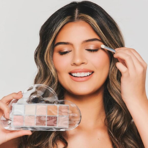 dearcloud 10-Pan Buttercream Latte Pigment, Shadow, & Stickers - Picture 7 of 7